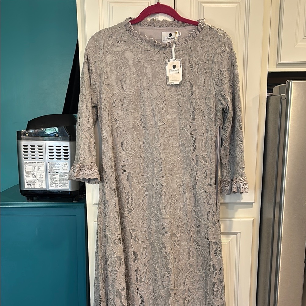 Dainty Jewells Dinner at Hamptons Hi-Low Dress size Large